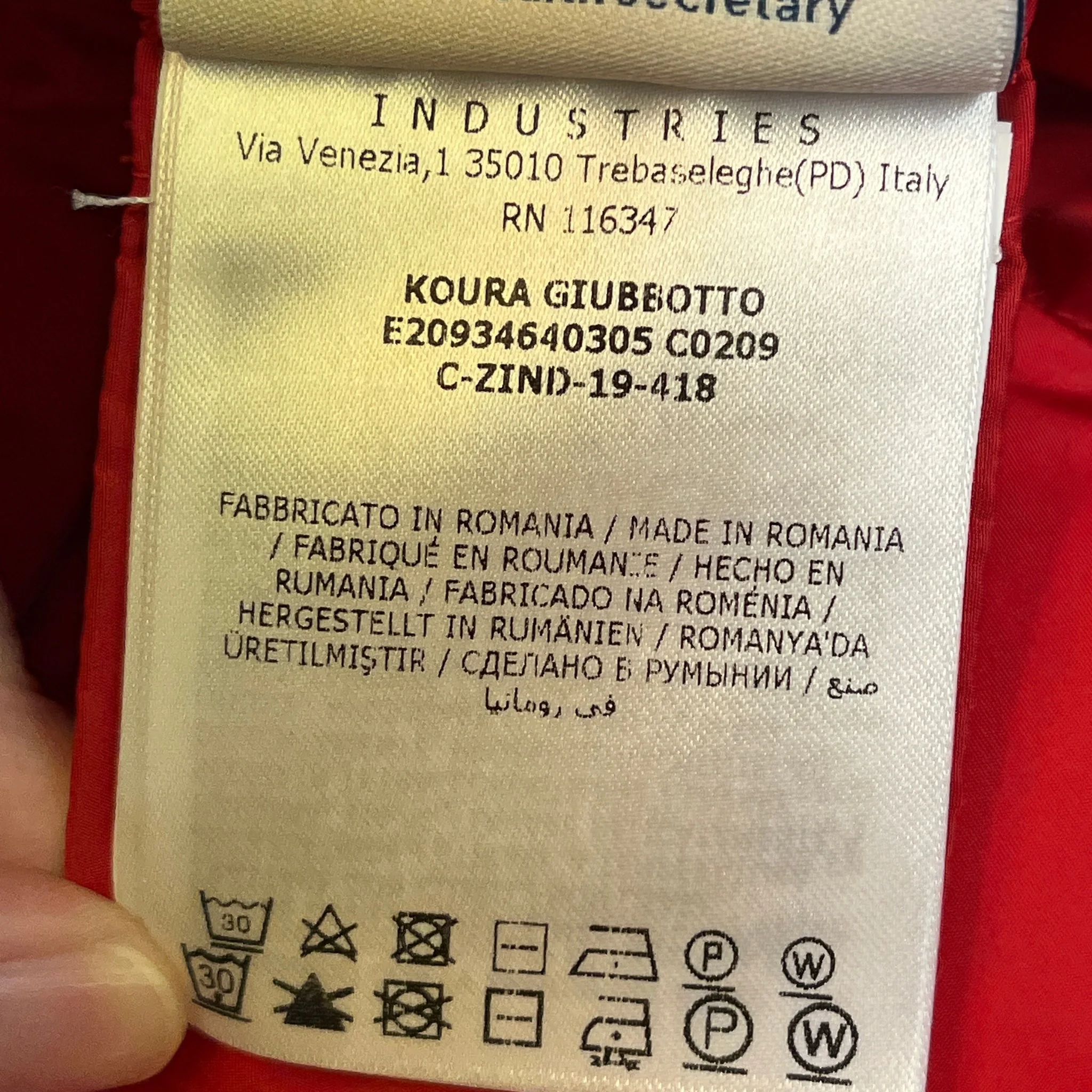 Moncler Code Checker — Care label: style and production codes